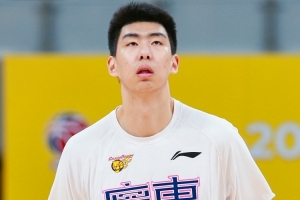 麦穗丰：广东用了很多心思锻炼徐昕 后者要珍惜机会 进攻终结得稳