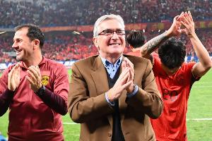 对印尼派4前锋？伊万调侃：不是4前锋，我们有10前锋，全攻全守