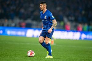 北青：路易斯成为上海德比首位戴帽球员，在德比射手榜排名第三