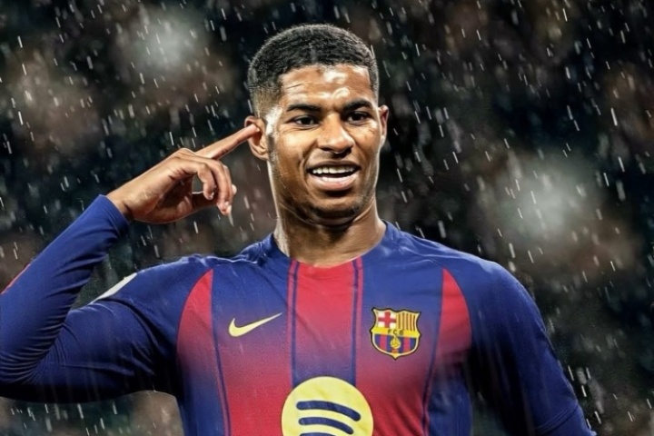 天空体育：巴萨目前无法注册拉什福德，需要球员离队才能腾出空间