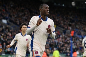 记者：拜仁将杰克逊视为锋线上的多面手，而不仅仅是凯恩的替补