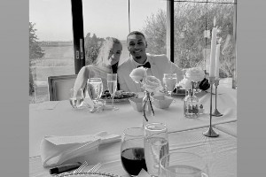 爱情加冕！国王球员基根-穆雷与妻子步入婚姻殿堂！