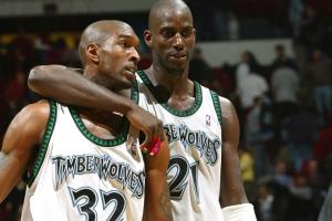 小卡结果将如何？森林狼2000年阴阳合同成为NBA管理层的永恒噩梦