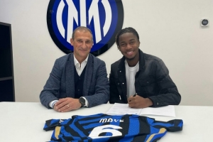 官方：国米U23续约19岁后卫梅耶、21岁前锋祖贝雷克和中场卡马特