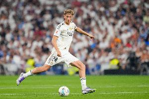 儿皇梦！经纪人：超7家球队想签赫伊森，但他的梦想就是加盟皇马