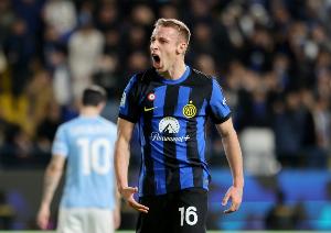 都体：弗拉泰西新赛季只出场了20分钟，接下来能否首发将决定未来