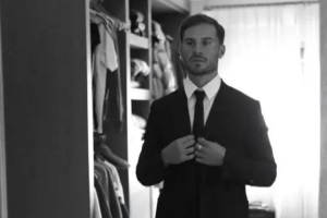 英媒：麦卡利斯特未能参加金球颁奖典礼可能是去陪产