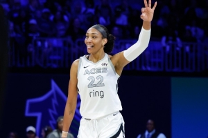 阿贾季后赛第11次砍25+&与玛雅-摩尔并列历史第五 陶乐西19次第一