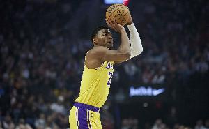 不太准！八村塁半场7中3拿到9分4板 三分3中1