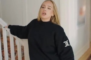 不愧是天后！没想到阿黛尔竟然是热刺球迷🫠