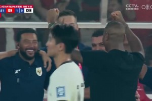 全场哨响，詹俊：国足败走雅加达，提前一轮无缘世界杯