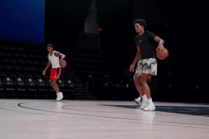 哥俩打磨技术！阿门与弟弟奥萨尔休赛期一同训练